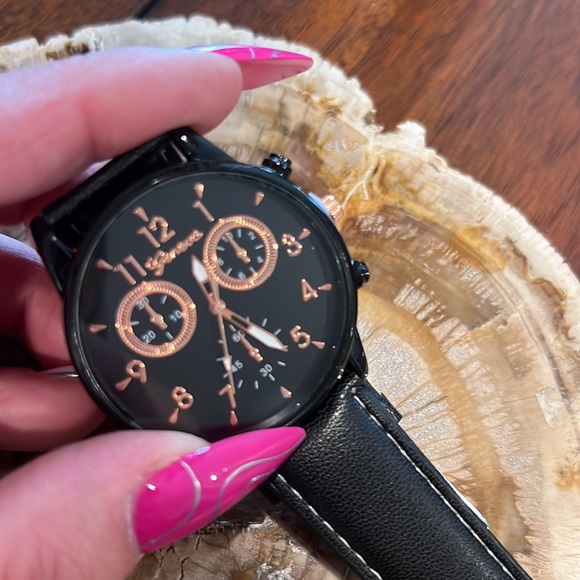 Watch. - Picture 2 of 5